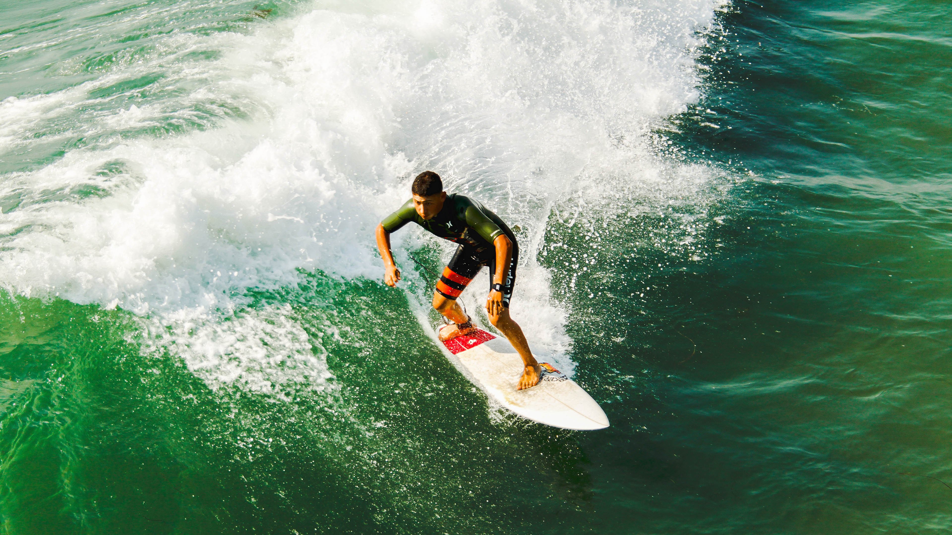 布莱顿中场跑动覆盖大幅增强防守面积，布莱顿ds